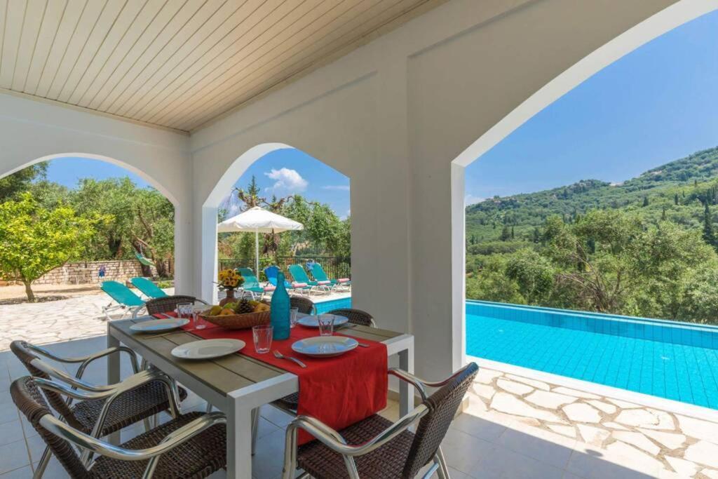 Villa Eleonas Strongyli  Экстерьер фото